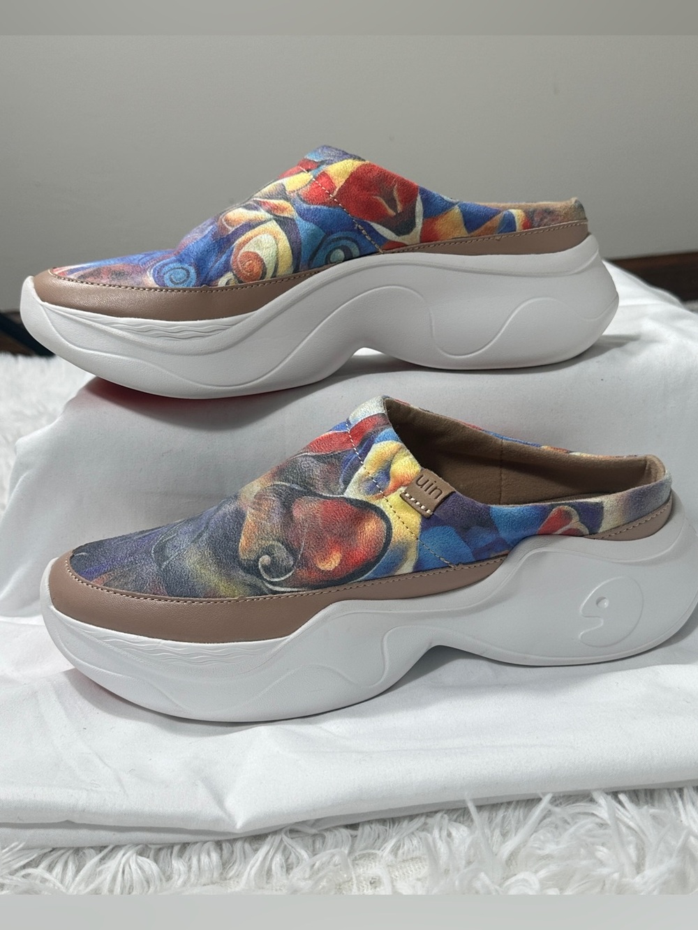 UIN Dye-Misty Art Print Slip On Colorful Canvas Casual Comfort Shoes Womens Sz 8 - Picture 3 of 15